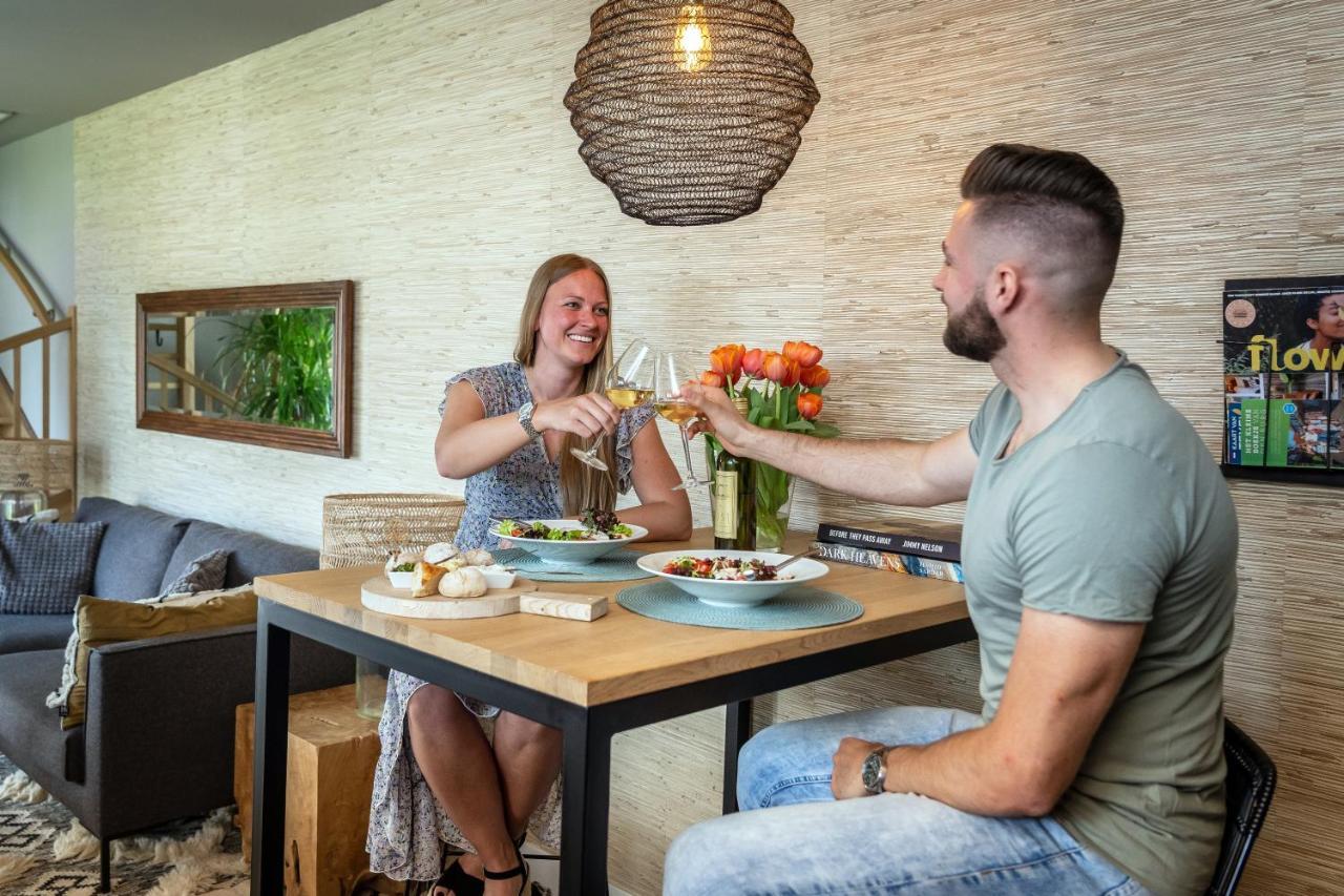 دِن بورِخْ Just Texel Suites & Apartments المظهر الخارجي الصورة